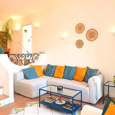 Maiora - Location *