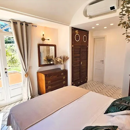 Maiora - Location * Capri