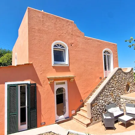 Villa Capri Вилла *